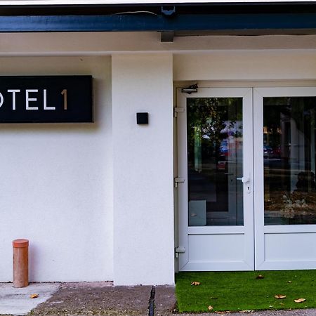 Motel 1 Dunaújváros Esterno foto