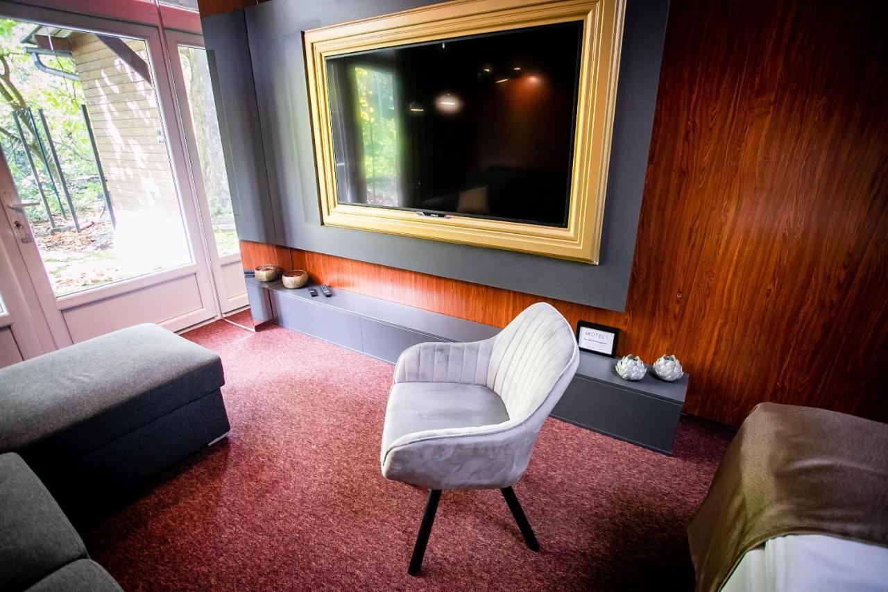 Motel 1 Dunaújváros Esterno foto